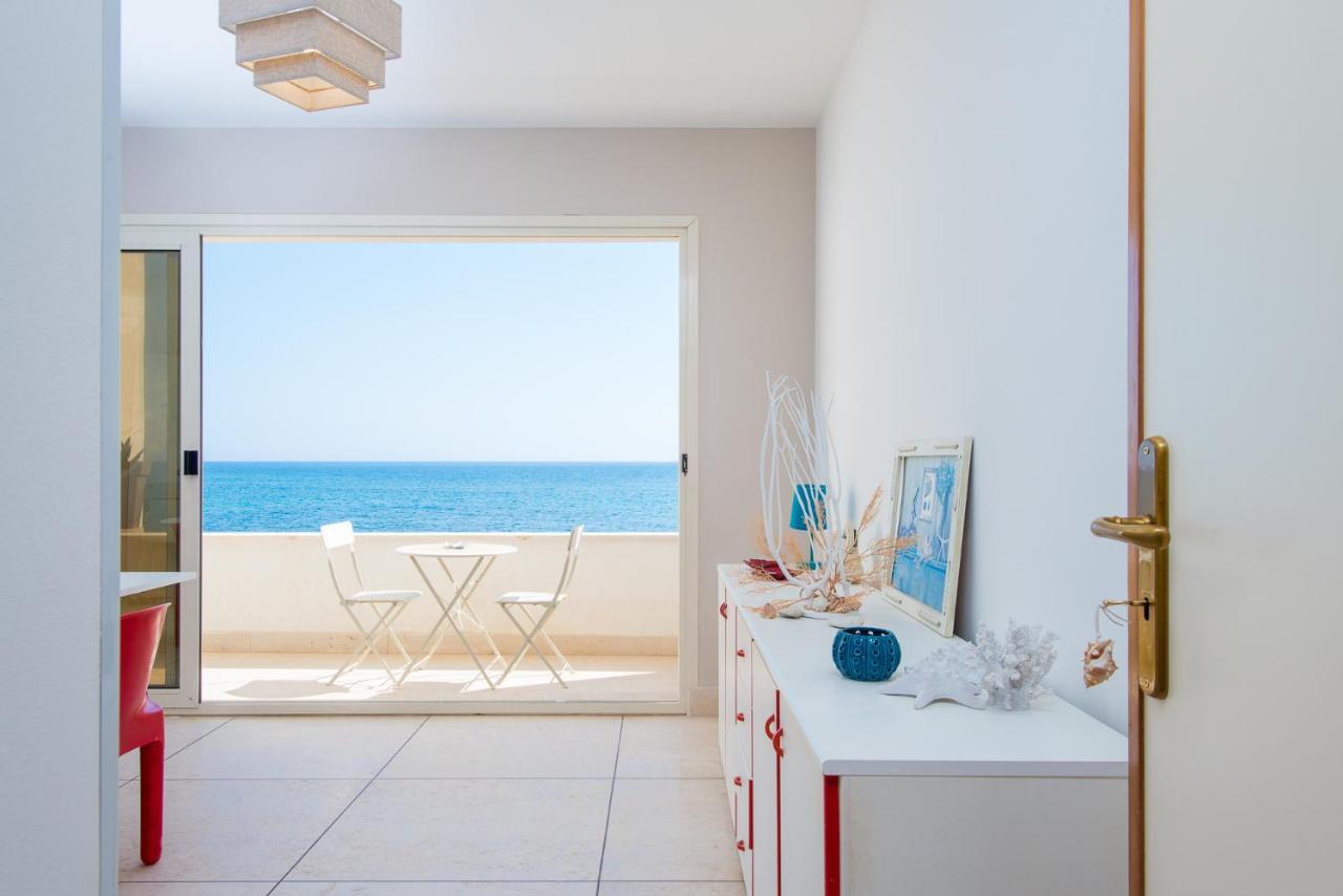 Beach Studios Con Accesso Diretto Alla Spiaggia Torre Pali Luaran gambar