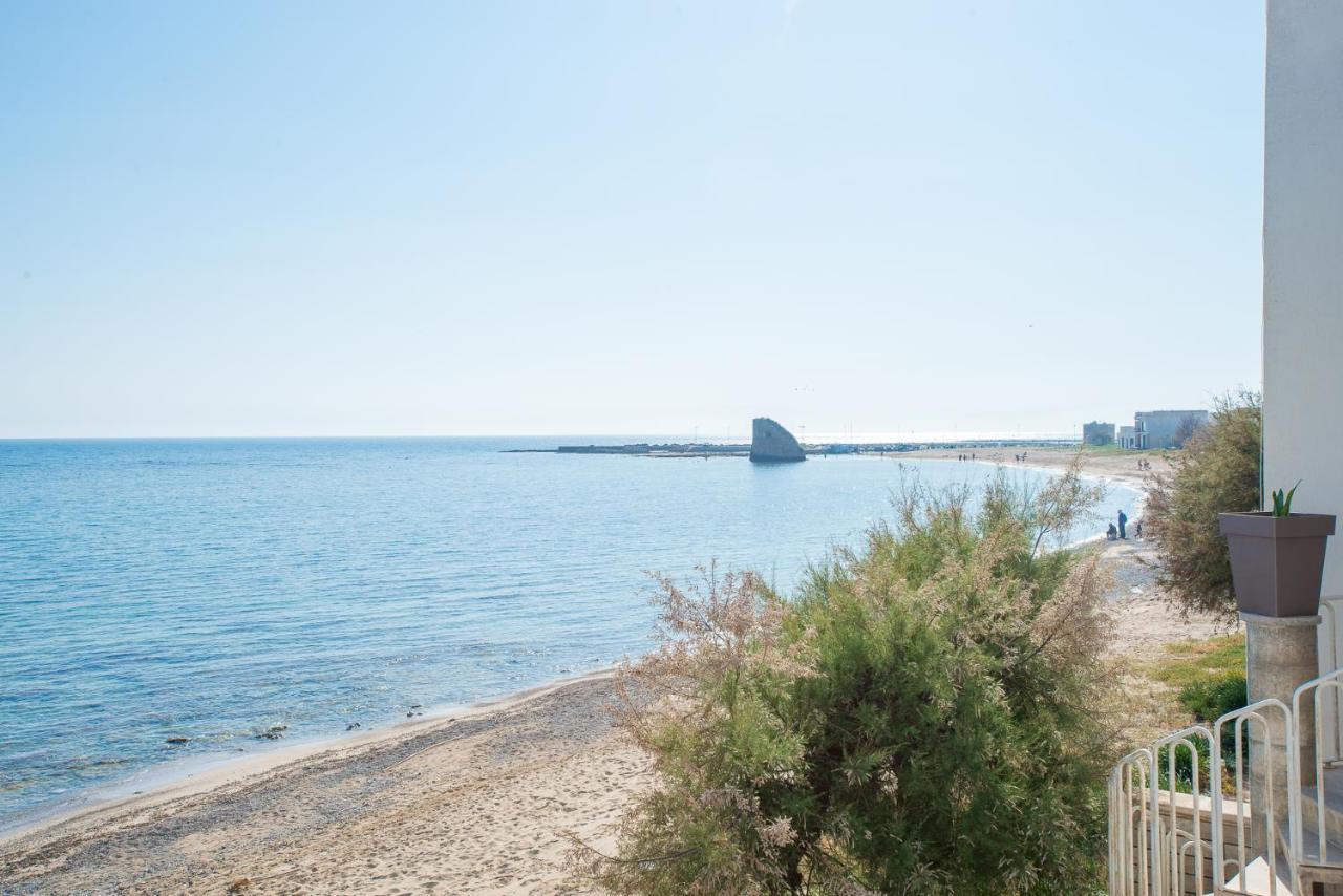Beach Studios Con Accesso Diretto Alla Spiaggia Torre Pali Luaran gambar